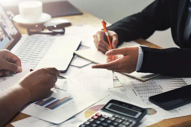 香港审计账目要在当年核对清楚