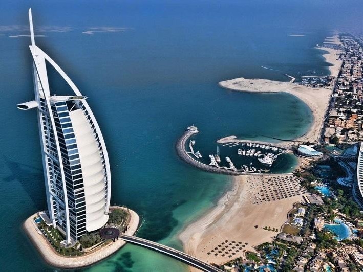 迪拜注册离岸公司与在岸公司有什么区别呢？